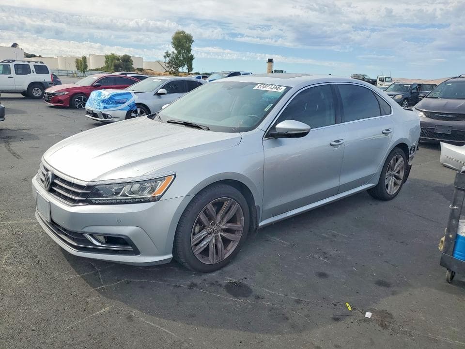 2018 VOLKSWAGEN PASSAT SE - 1
