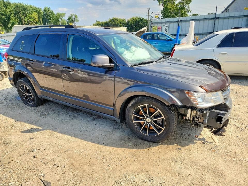2019 DODGE JOURNEY SE 4