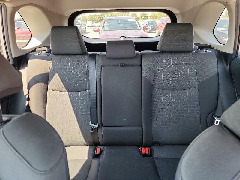 2020 TOYOTA RAV4 XLE 10