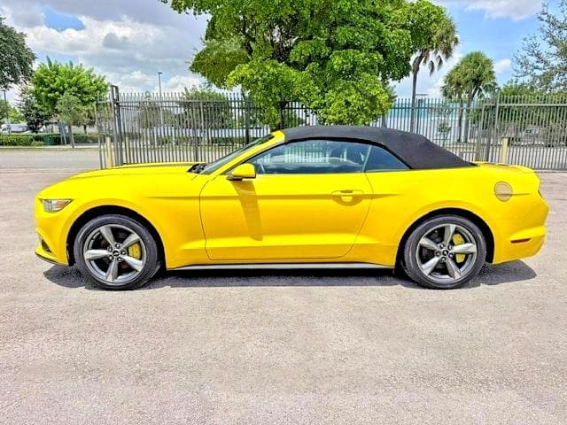 2017 FORD MUSTANG 12
