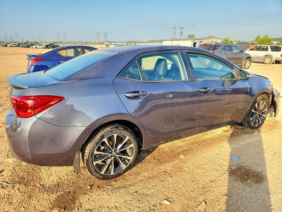 2017 TOYOTA COROLLA SE 3