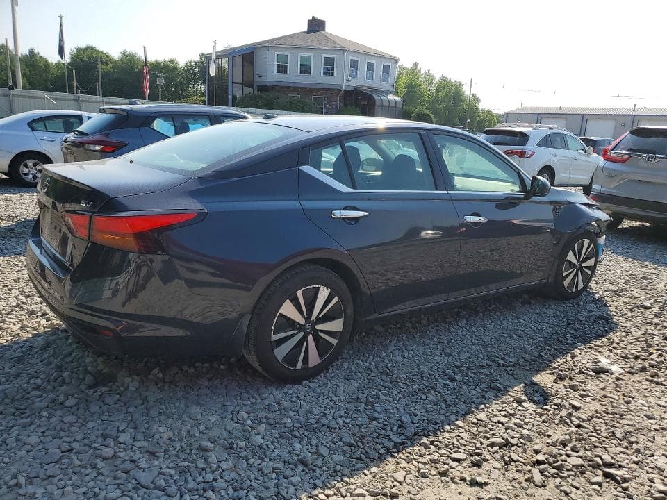 2019 NISSAN ALTIMA SV 3