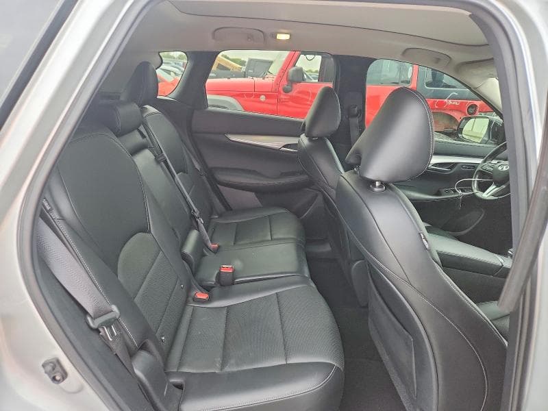 2021 INFINITI QX50 ESSENTIAL 11
