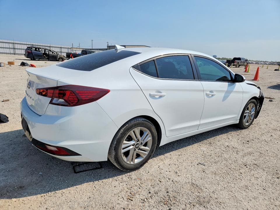 2019 HYUNDAI ELANTRA SEL 3