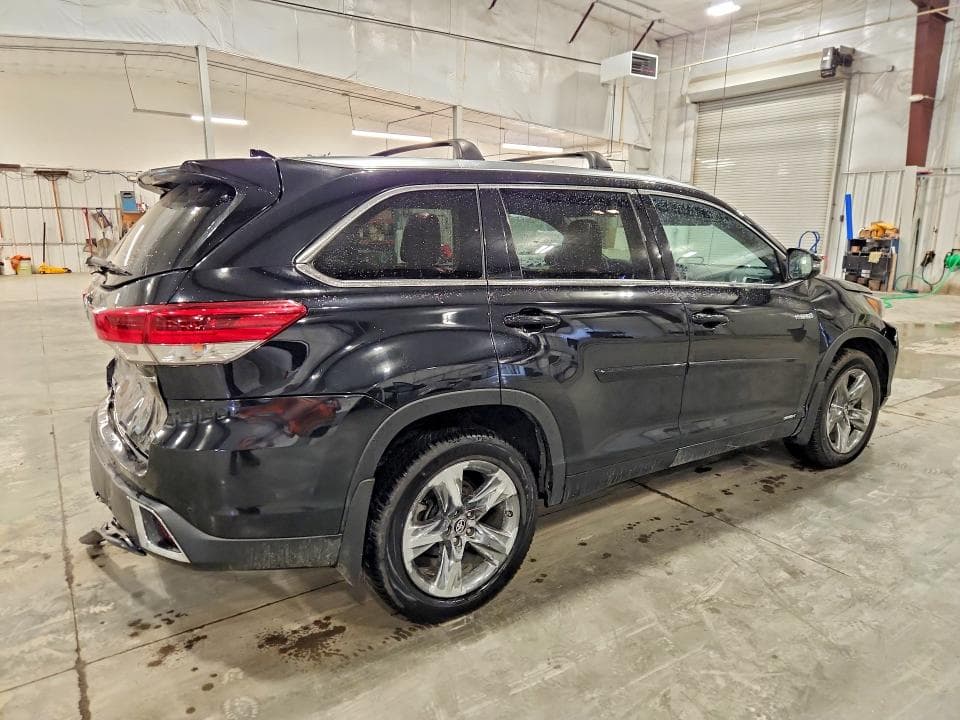 2017 TOYOTA HIGHLANDER HYBRID LIMITED PLATINUM 3
