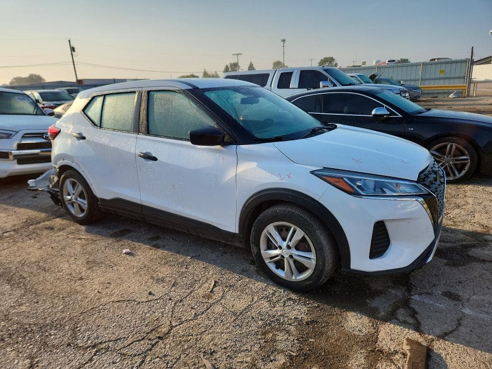 2021 NISSAN KICKS S 4