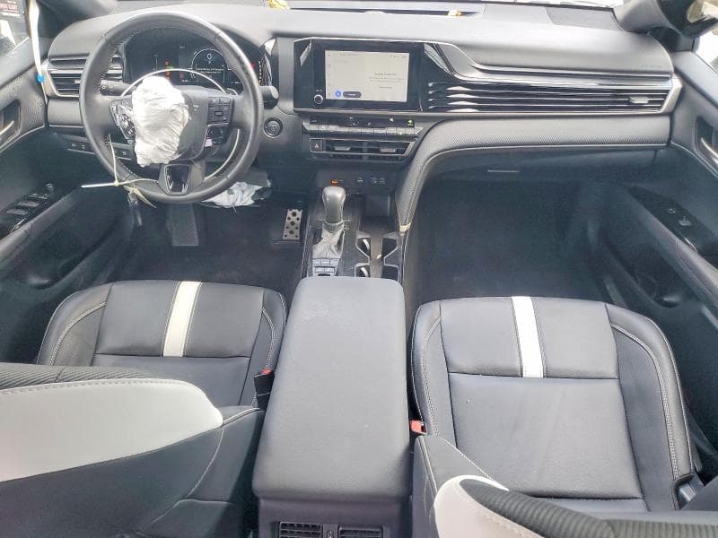 2025 TOYOTA CAMRY SE 8