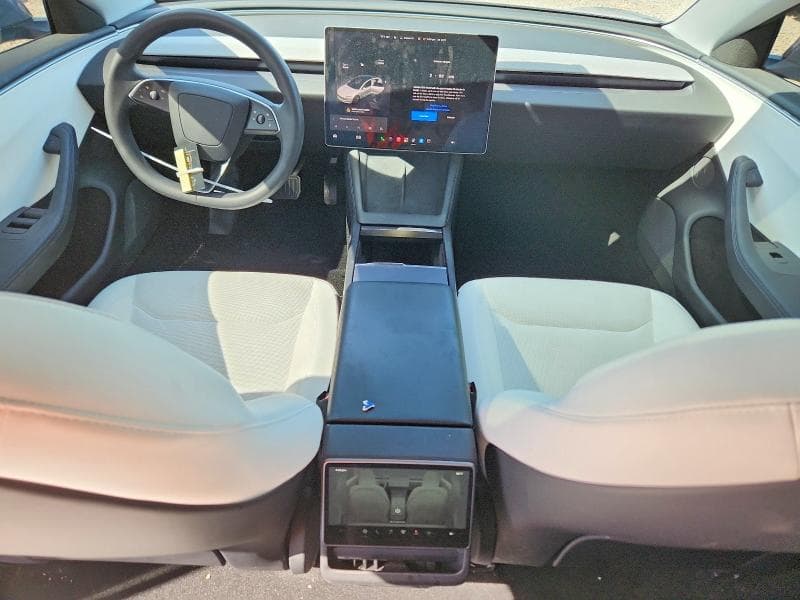 2025 TESLA MODEL 3 8