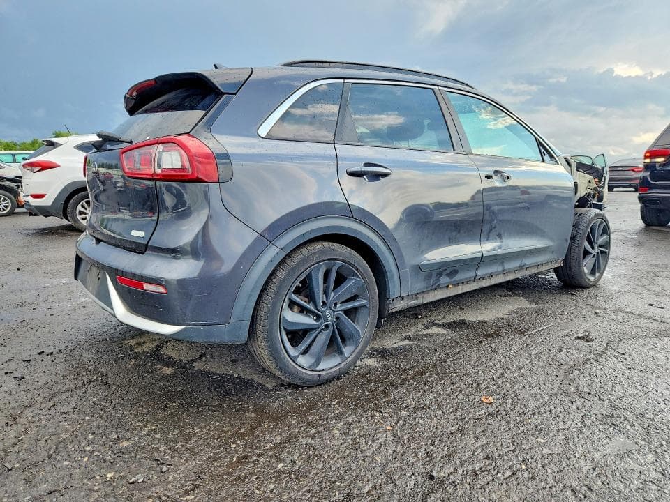 2018 KIA NIRO EX 3