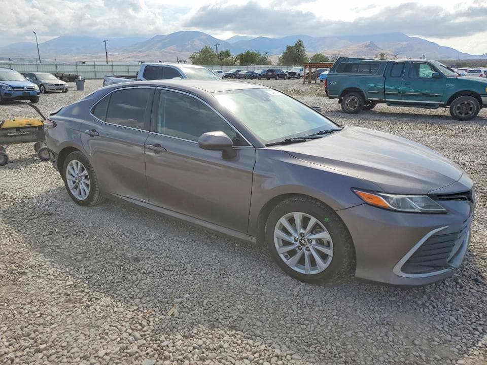 2022 TOYOTA CAMRY LE 4