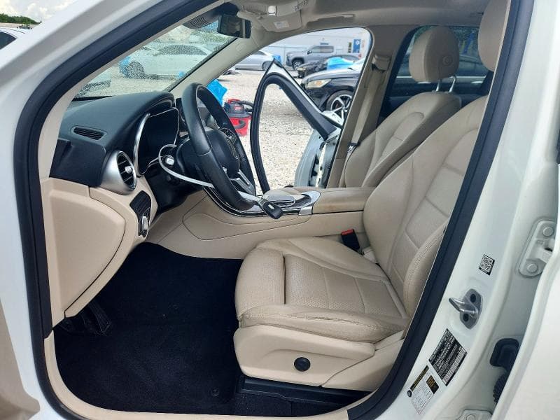 2022 MERCEDES-BENZ GLC 300 7