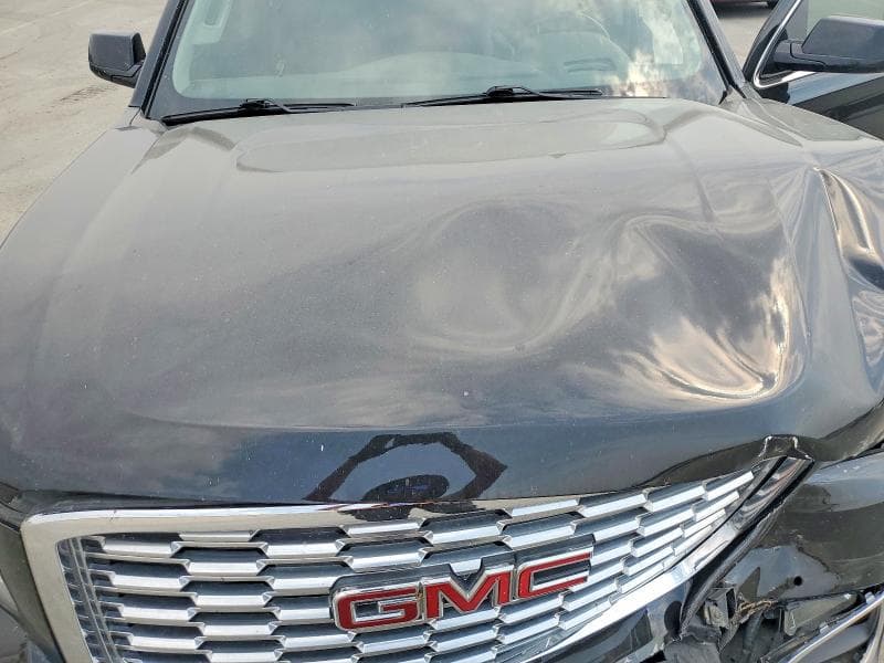 2018 GMC YUKON XL DENALI 12