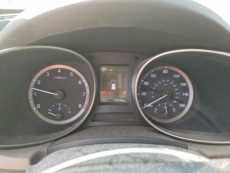 2018 HYUNDAI SANTA FE SE 9