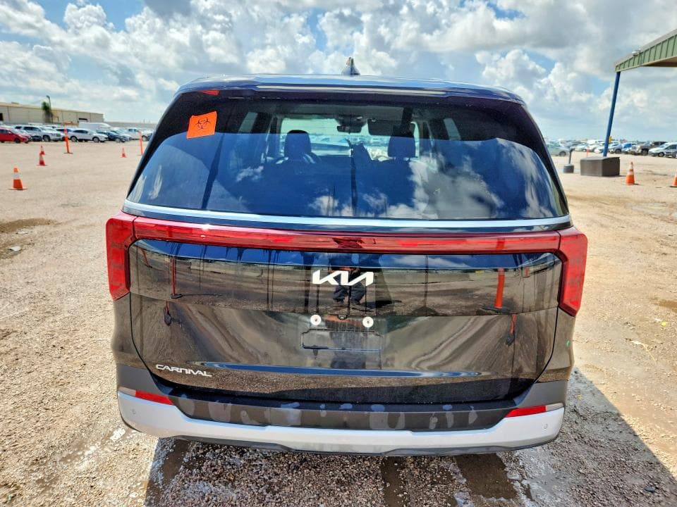 2026 KIA CARNIVAL LXS 6