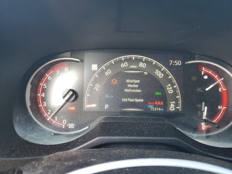 2023 TOYOTA RAV4 XLE 9