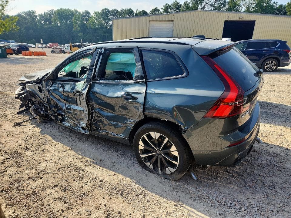 2026 VOLVO XC60 PLUS 2