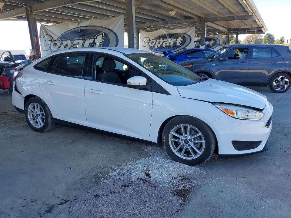 2017 FORD FOCUS SE 4