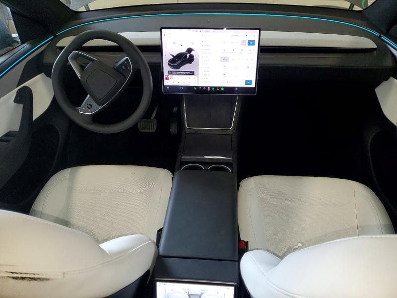 2026 TESLA MODEL Y 8