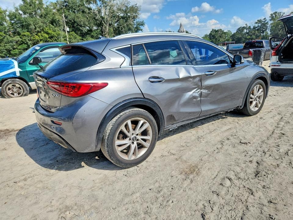 2017 INFINITI QX30 PREMIUM 3
