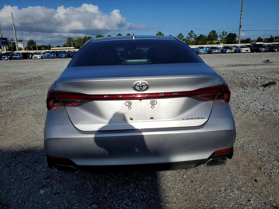 2019 TOYOTA AVALON LIMITED 6