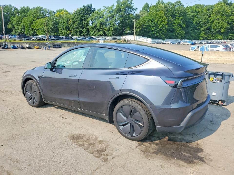 2026 TESLA MODEL Y 2