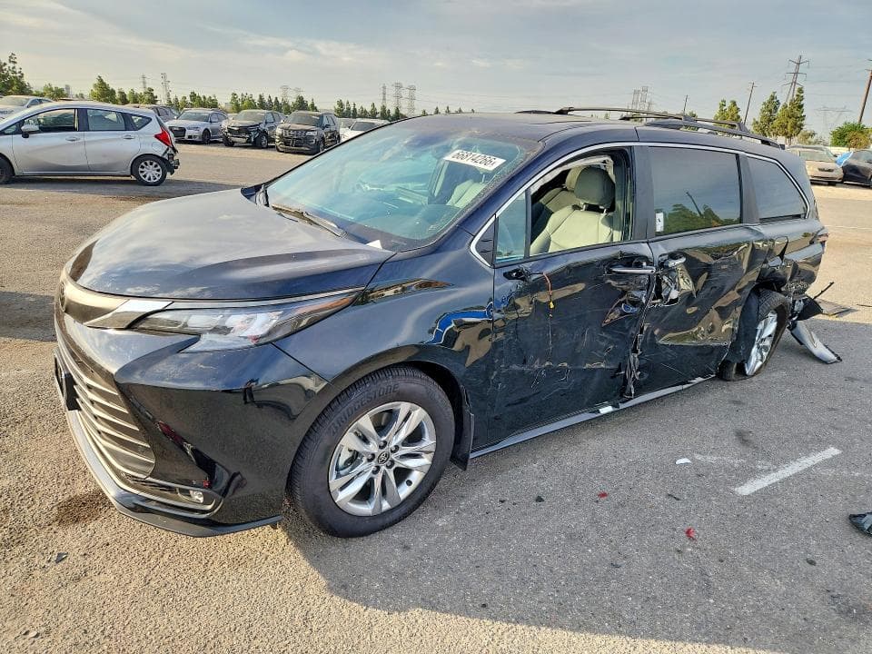 2026 TOYOTA SIENNA XLE 7-PASSENGER