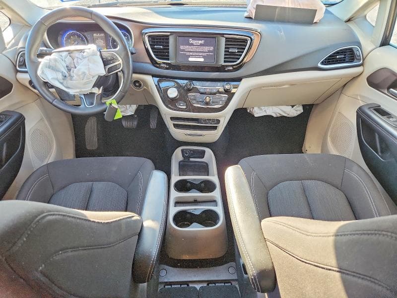 2024 CHRYSLER VOYAGER LX 8