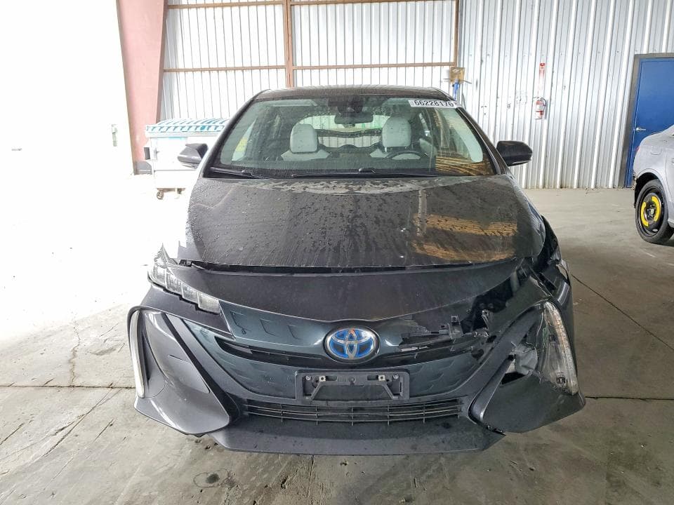 2017 TOYOTA PRIUS PRIME PREMIUM 5