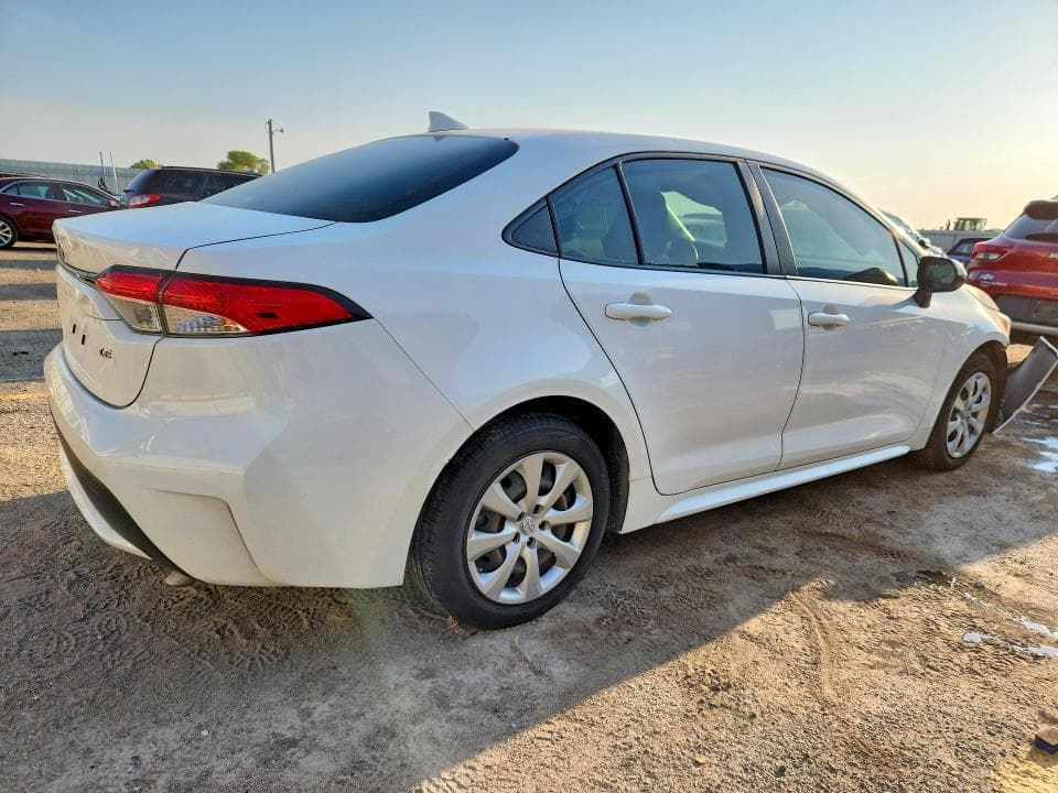 2021 TOYOTA COROLLA LE 3