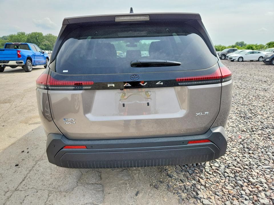 2026 TOYOTA RAV4 XLE PREMIUM 6