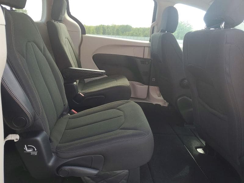 2017 CHRYSLER PACIFICA TOURING 11