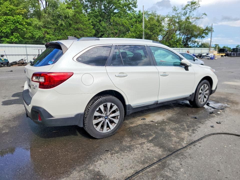 2018 SUBARU OUTBACK TOURING 3