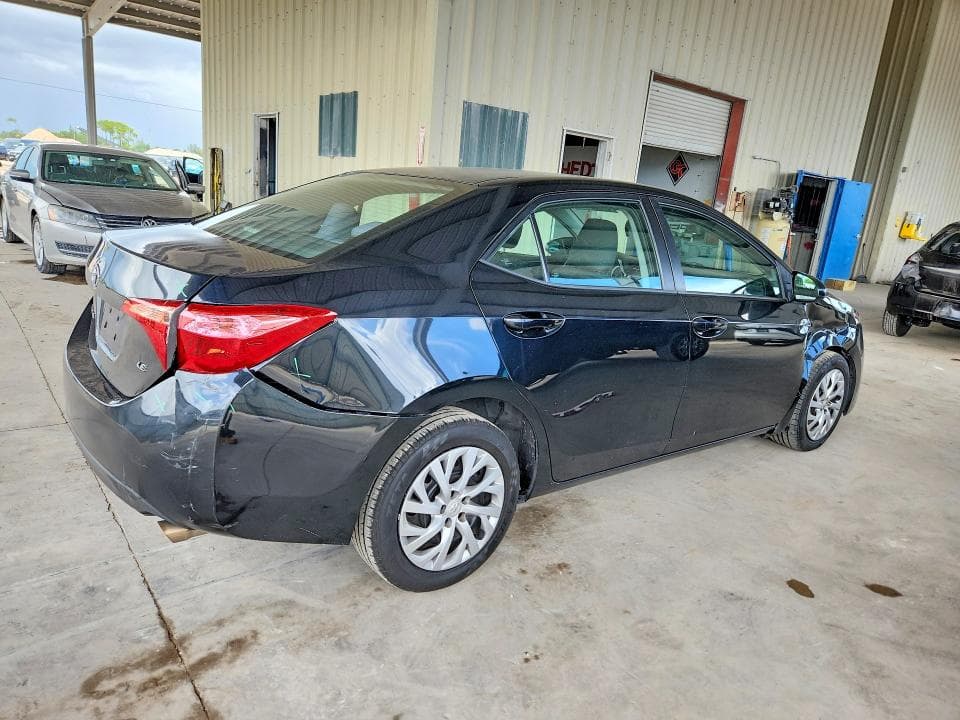 2018 TOYOTA COROLLA LE 3