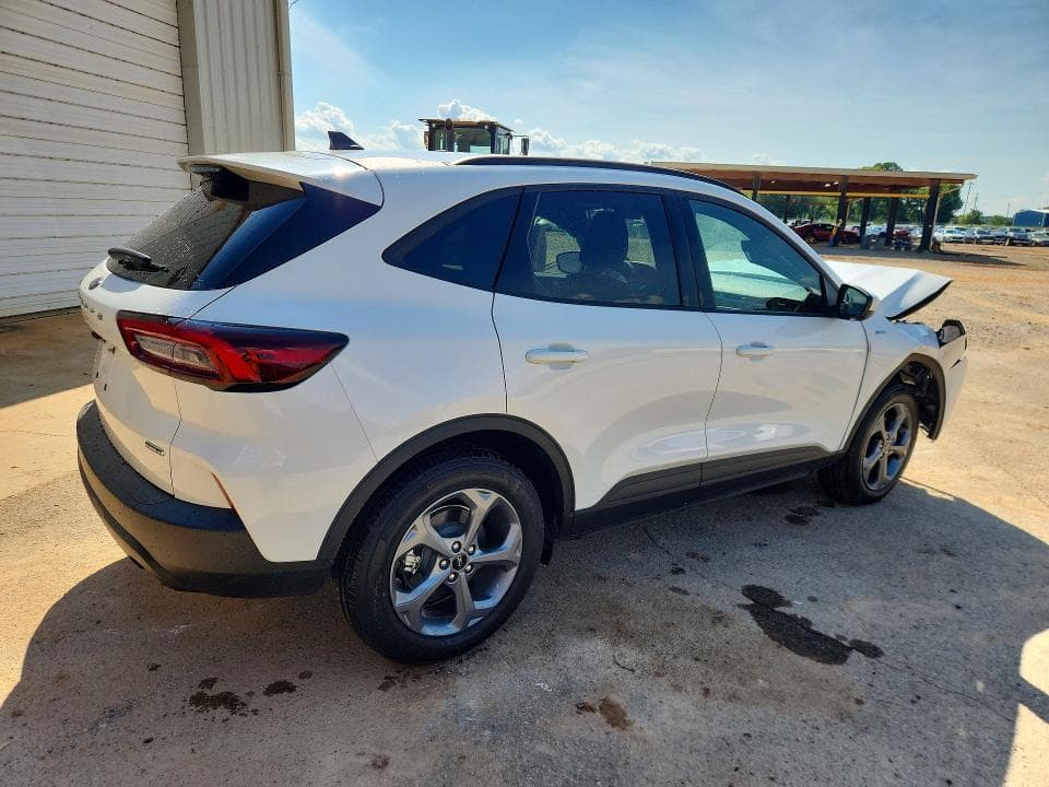 2025 FORD ESCAPE 3