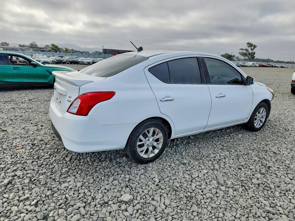 2018 NISSAN VERSA SV 3