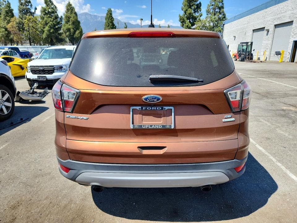 2017 FORD ESCAPE SE 6