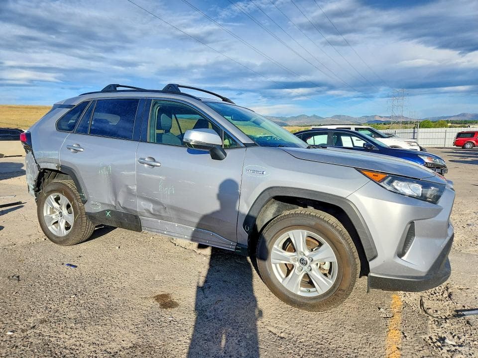 2020 TOYOTA RAV4 LE 4