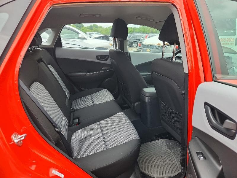 2020 HYUNDAI KONA SE 10