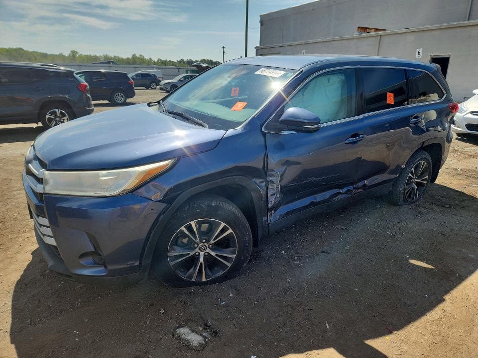 2019 TOYOTA HIGHLANDER LE - 1