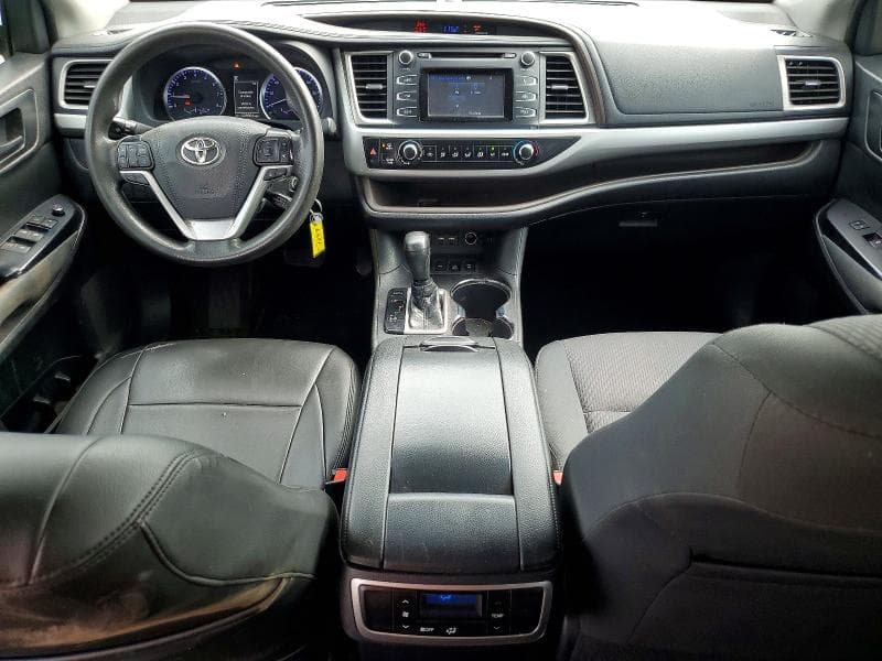 2019 TOYOTA HIGHLANDER LE 8