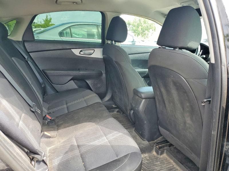 2022 KIA FORTE FE 10