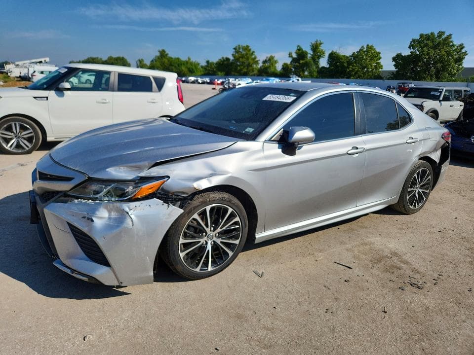 2018 TOYOTA CAMRY SE