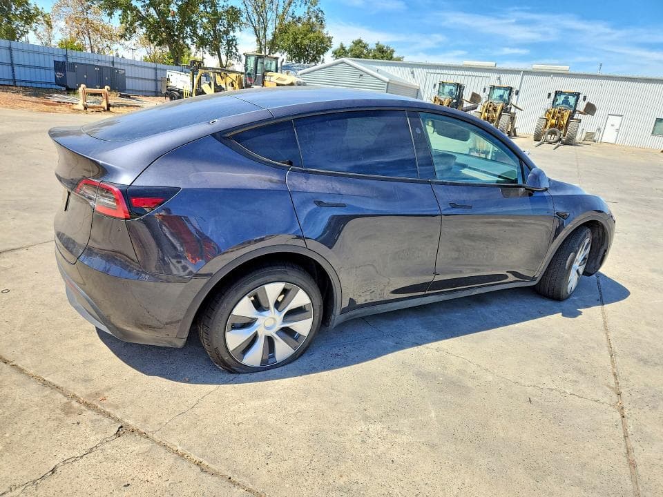 2024 TESLA MODEL Y 3