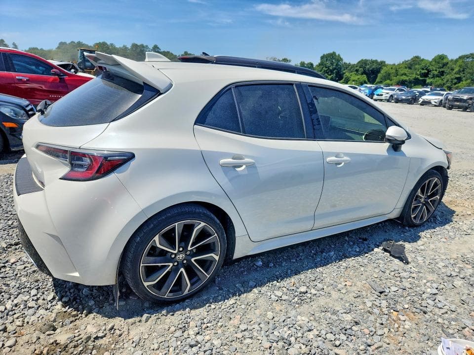 2019 TOYOTA COROLLA HATCHBACK XSE 3