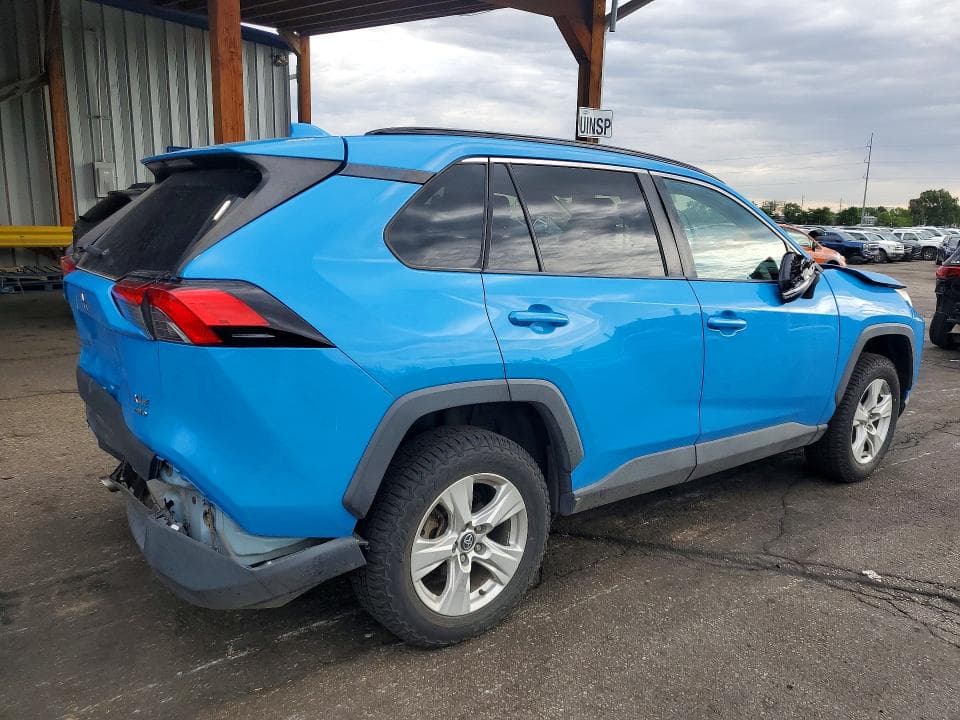 2020 TOYOTA RAV4 XLE 3