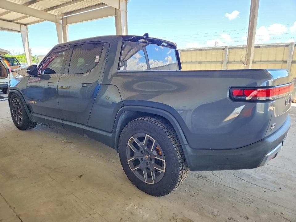 2022 RIVIAN R1T ADVENTURE 2