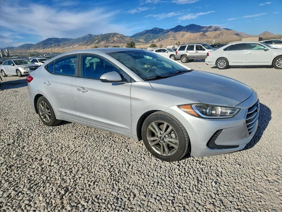2018 HYUNDAI ELANTRA SEL 4