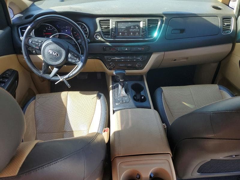 2017 KIA SEDONA LX 8