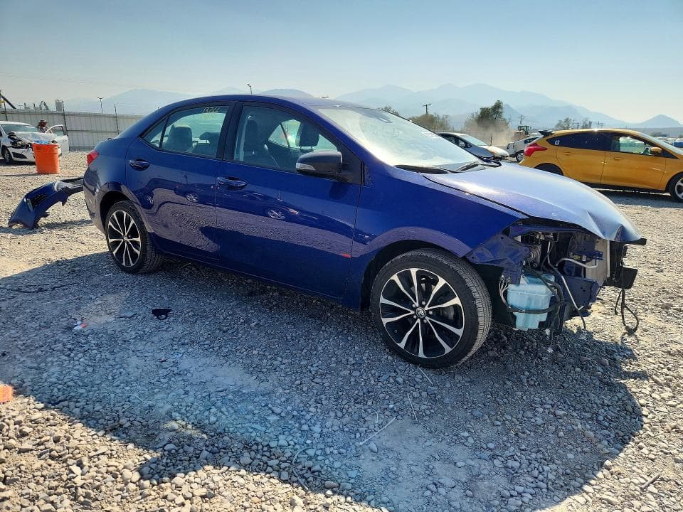 2017 TOYOTA COROLLA SE 4