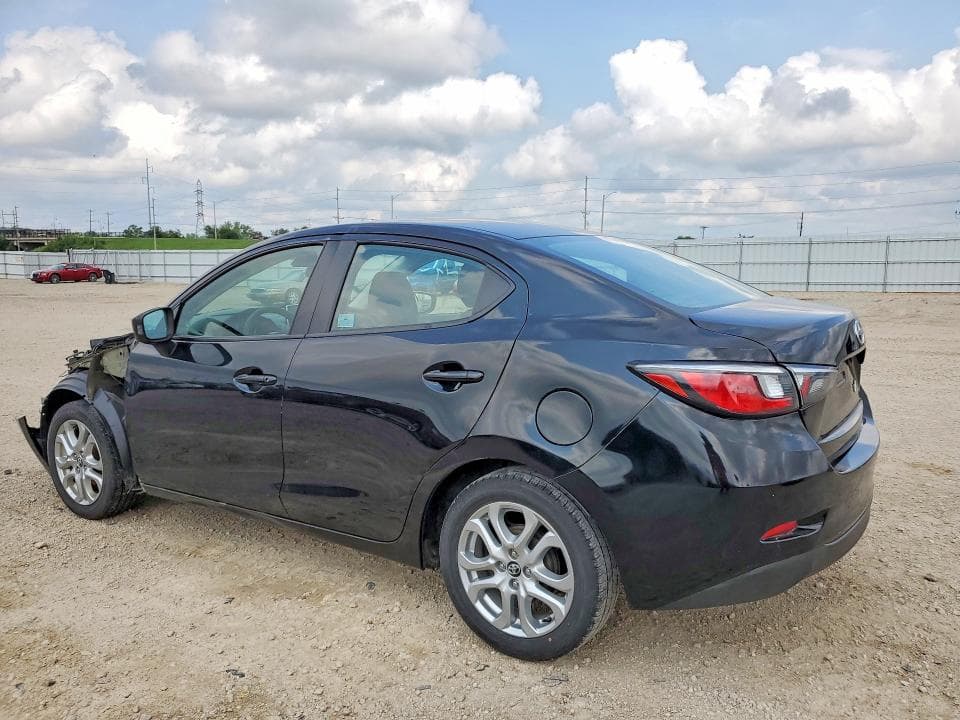 2017 TOYOTA YARIS IA BASE 2